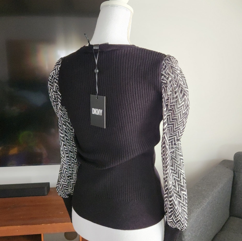 New DKNY Top - Picture 3 of 5